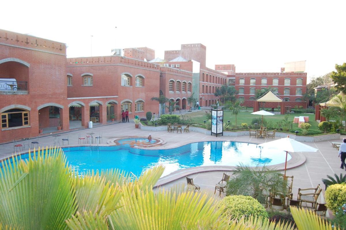 The Sky Imperial, Gandhinagar Exterior foto