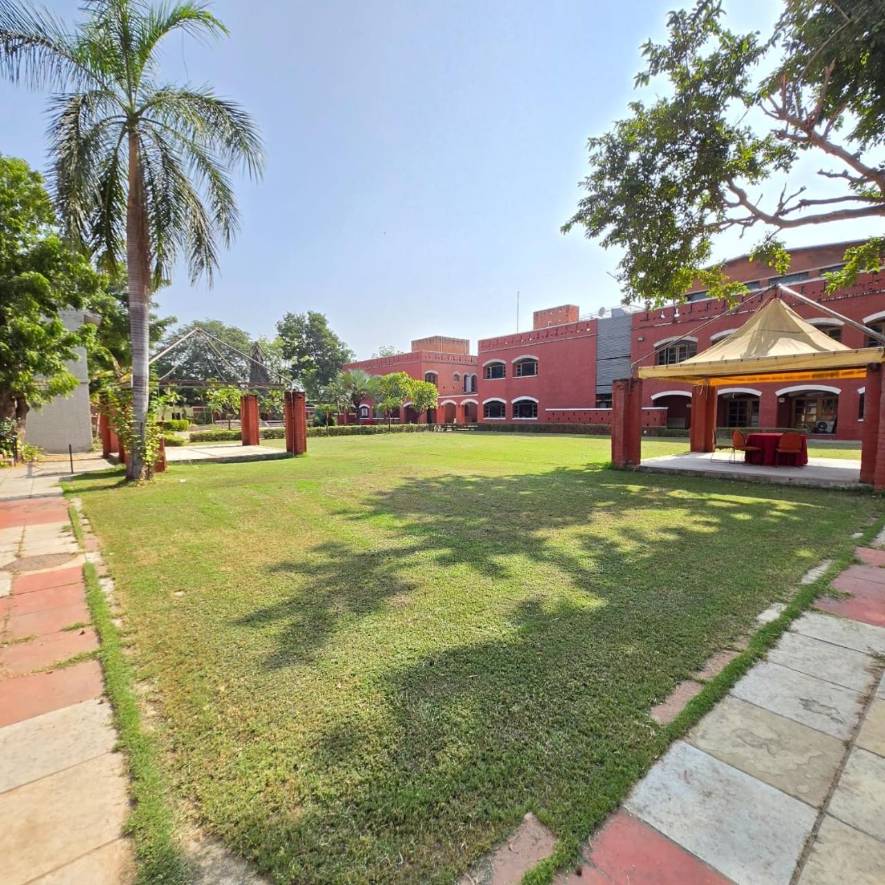 The Sky Imperial, Gandhinagar Exterior foto