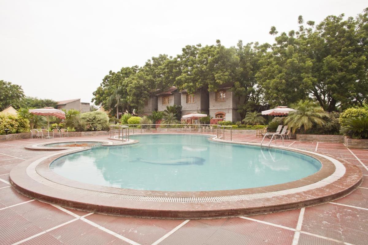 The Sky Imperial, Gandhinagar Exterior foto