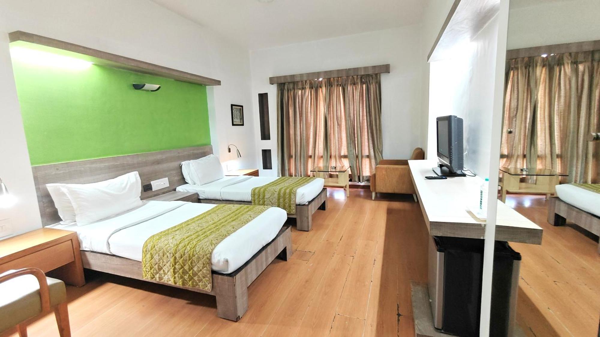 The Sky Imperial, Gandhinagar Exterior foto