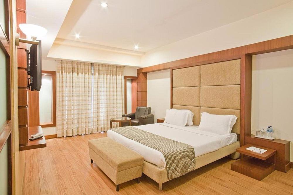 The Sky Imperial, Gandhinagar Exterior foto