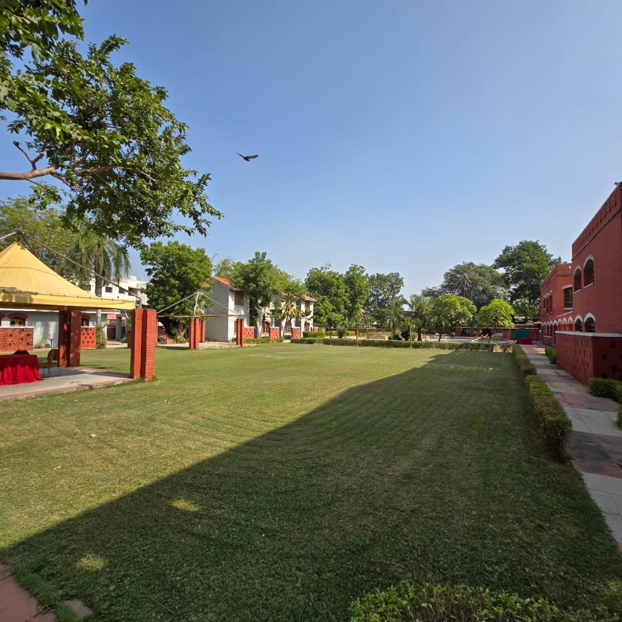 The Sky Imperial, Gandhinagar Exterior foto