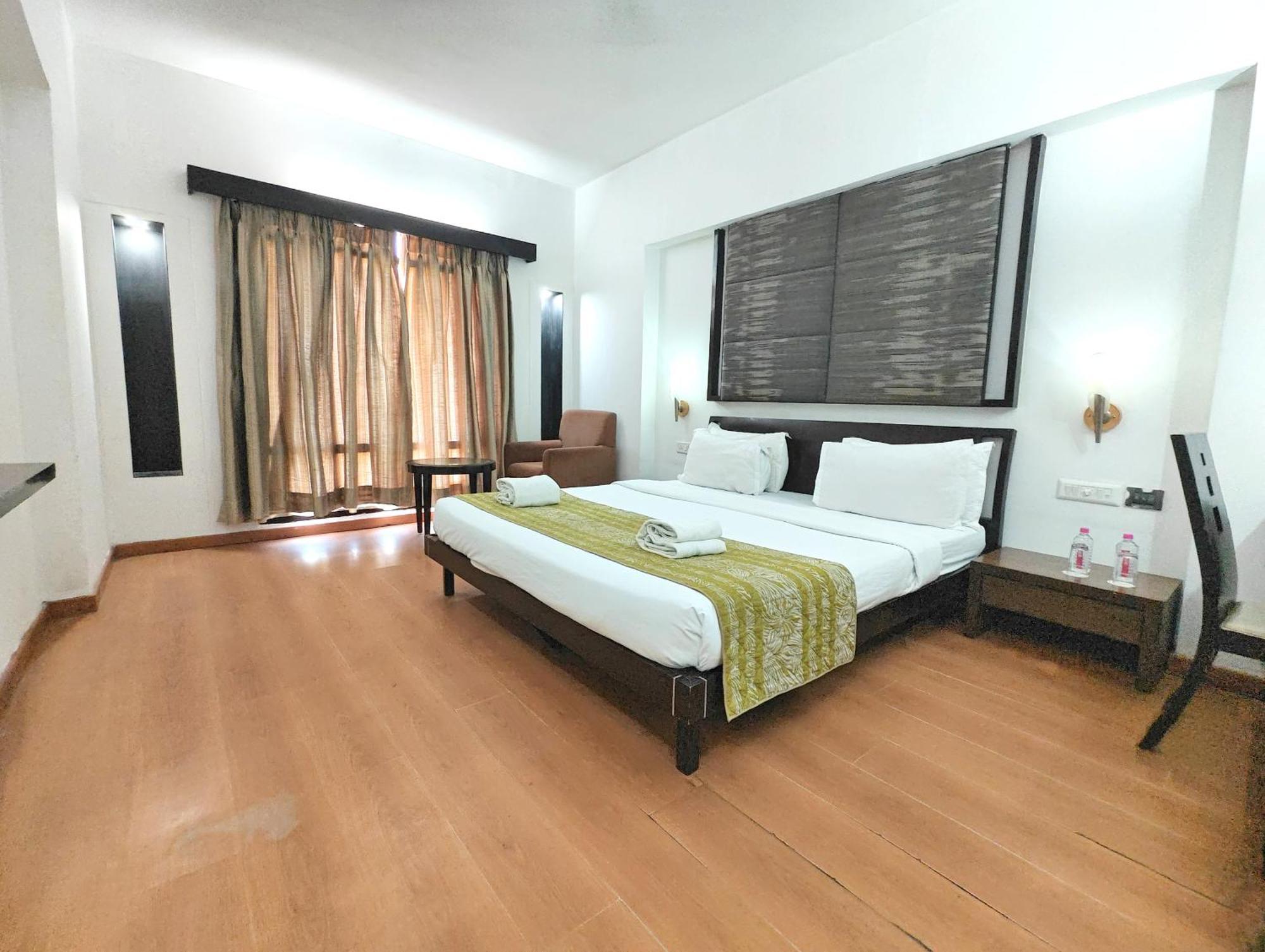 The Sky Imperial, Gandhinagar Exterior foto