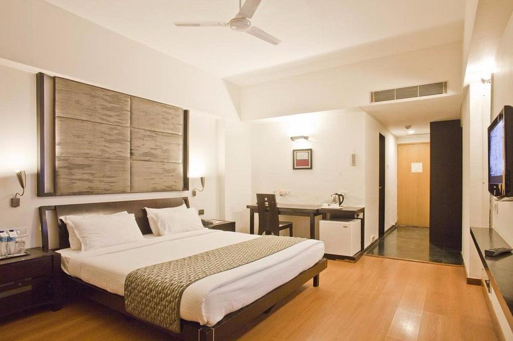 The Sky Imperial, Gandhinagar Exterior foto